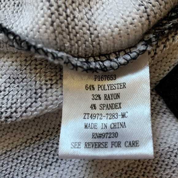 Almost Famous boho top blouse Stripe Ties Size Medium Black White - Picture 7 of 7